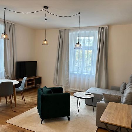 Altbauwohnung Mit Charme - Selbst Check In - Queensize Bett Vienna Luaran gambar