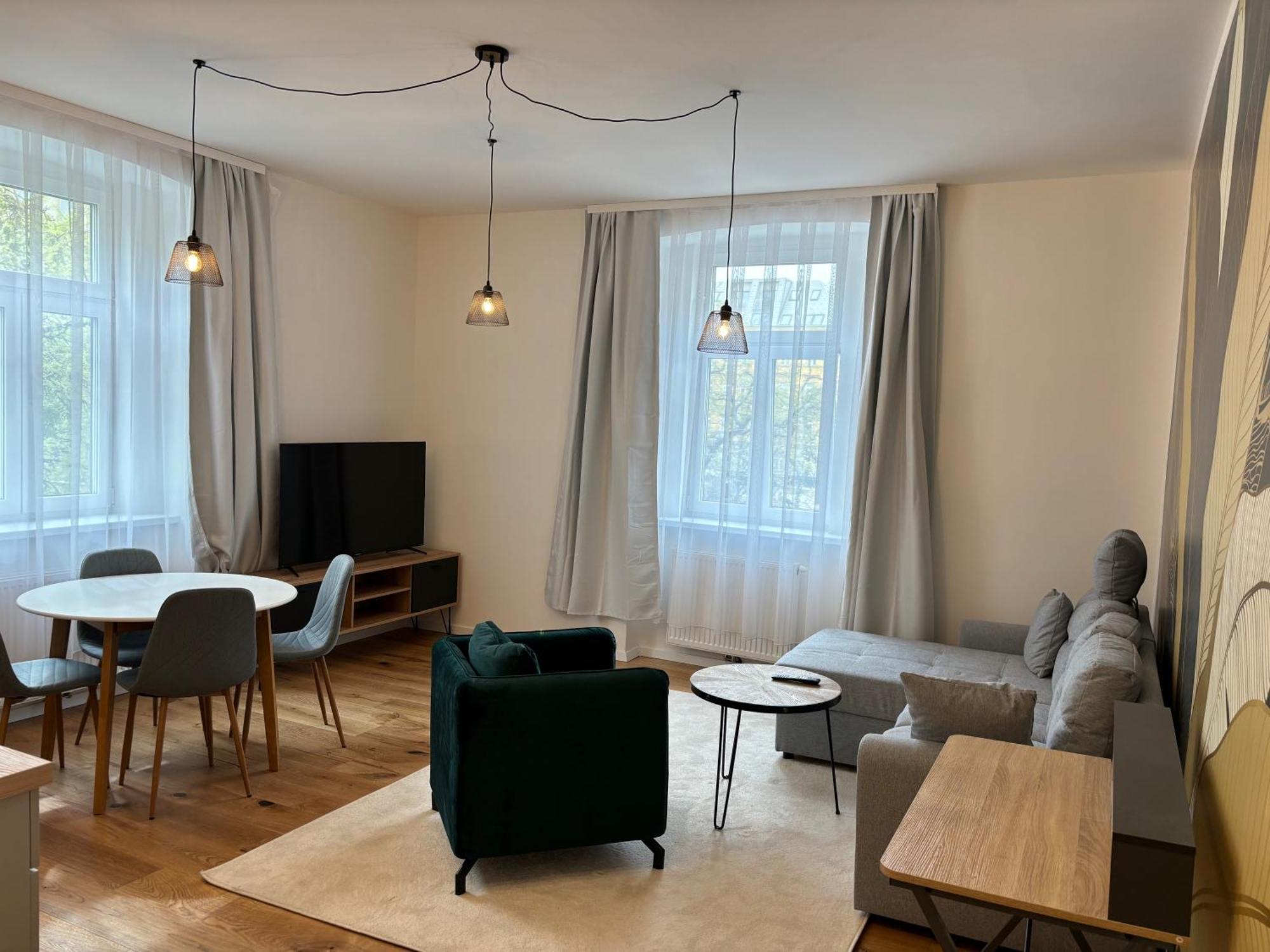 Altbauwohnung Mit Charme - Selbst Check In - Queensize Bett Vienna Luaran gambar